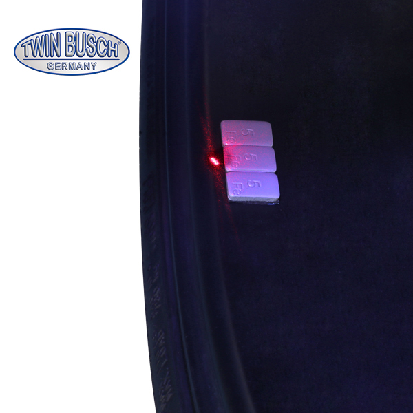 Équilibreuse de roues Twin Busch TWF-95 – Professionnelle automatique – Écran LCD – Image 4